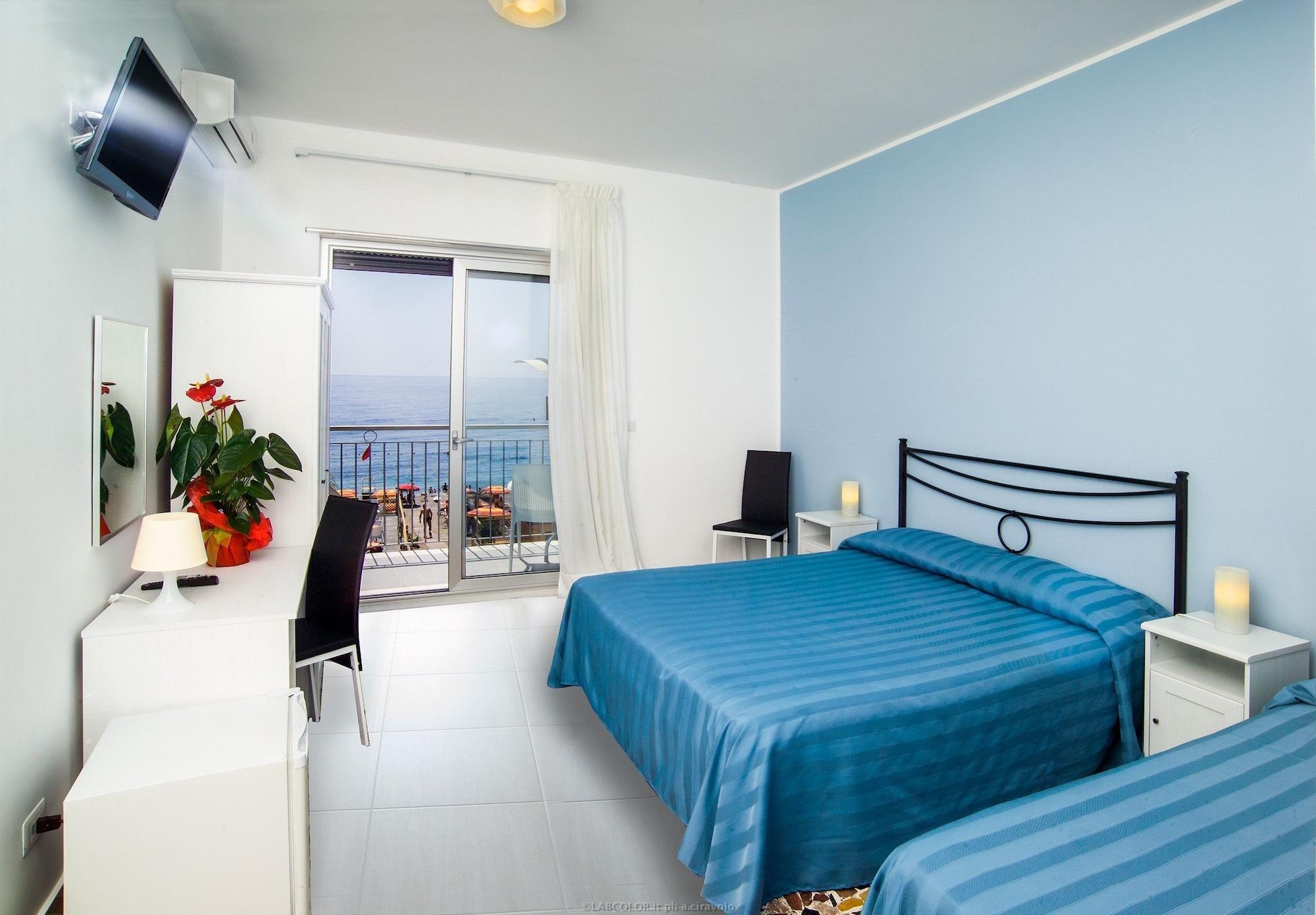 Maniel Beach Hotel Letojanni Exterior photo