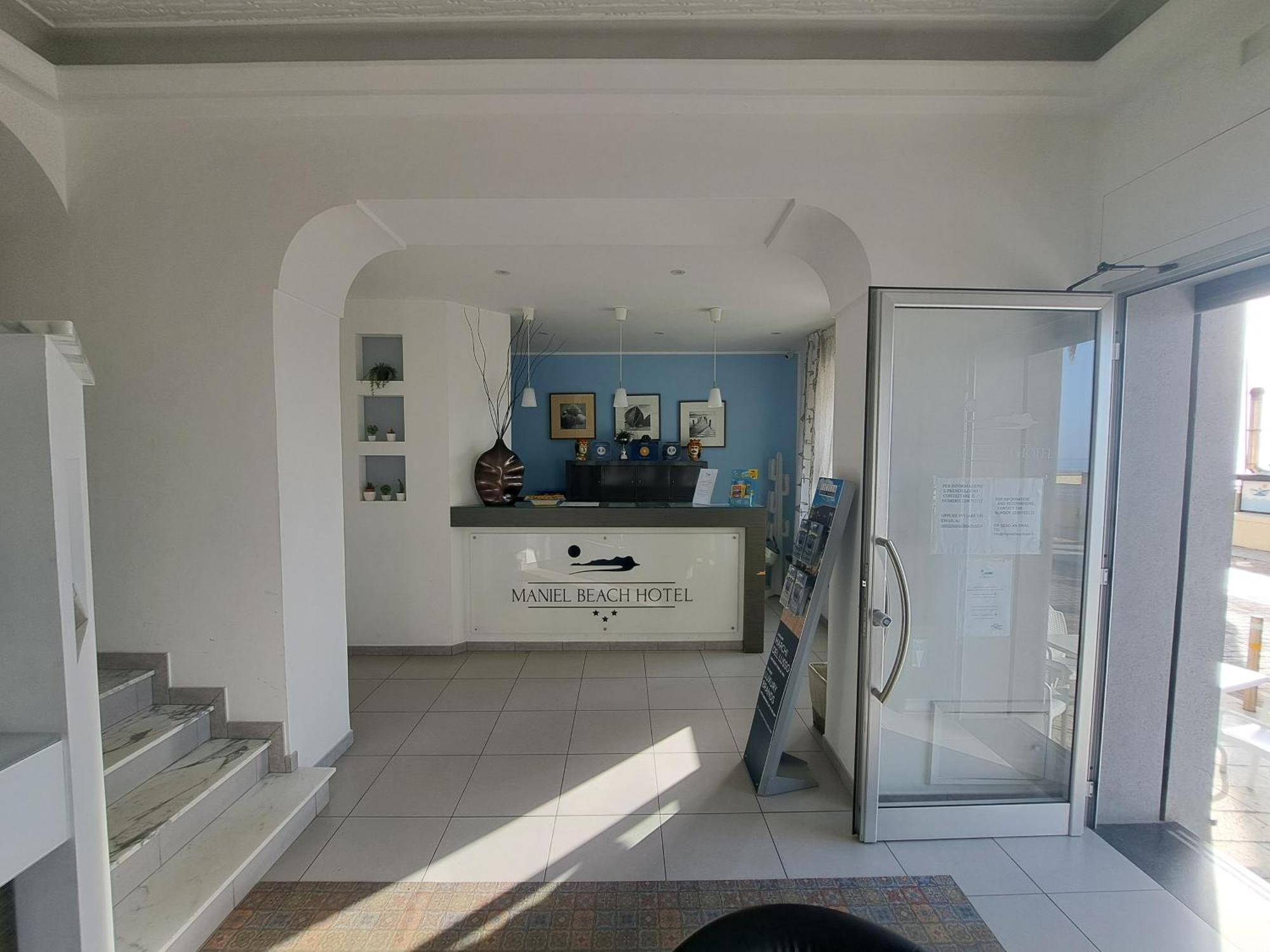 Maniel Beach Hotel Letojanni Exterior photo