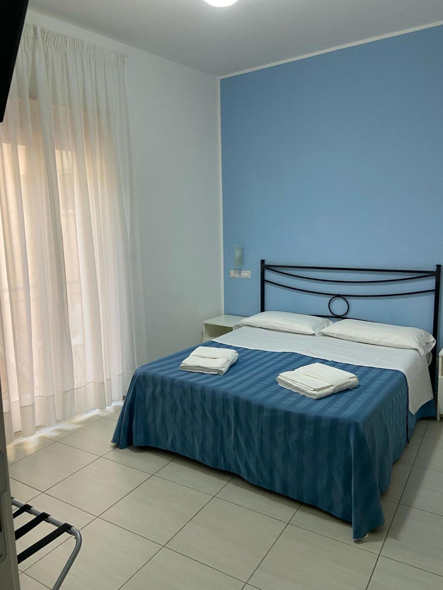 Maniel Beach Hotel Letojanni Exterior photo