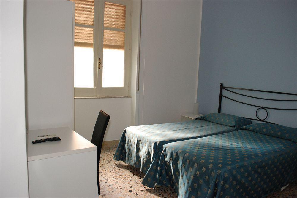 Maniel Beach Hotel Letojanni Exterior photo